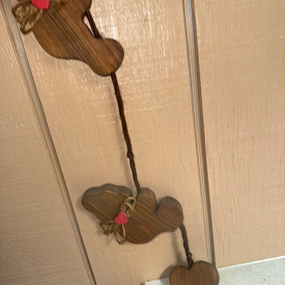 Vintage Wooden Heart And Bear Garland with Twine &‎ Red Accents